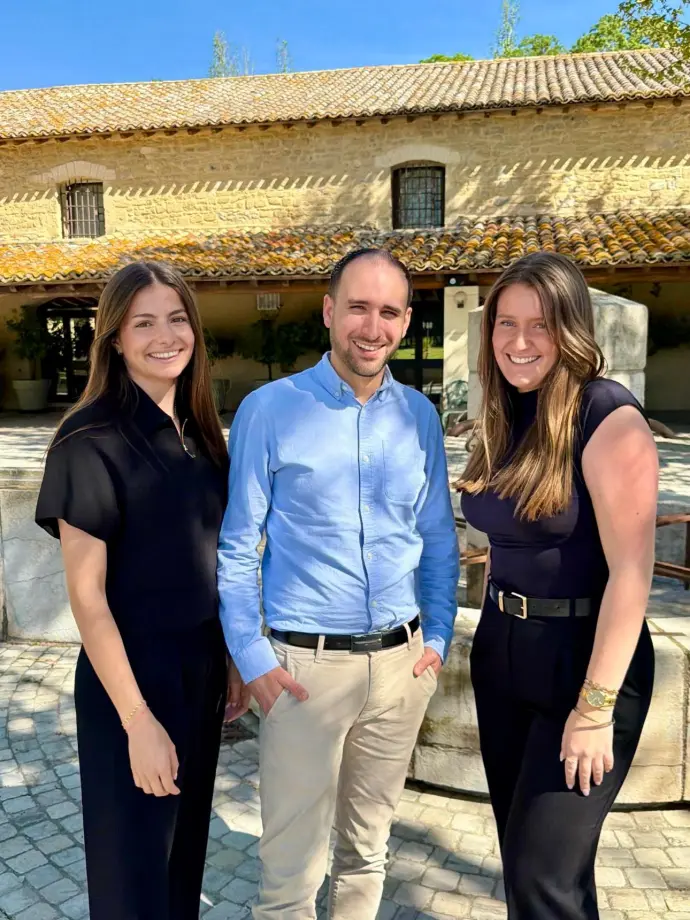 Monsieur LOUIS Traiteur Haut de Gamme Montpellier L'équipe commerciale 1 Monsieur LOUIS Traiteur Haut de Gamme Montpellier L'équipe commerciale 1